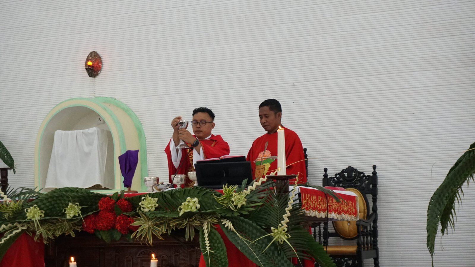 Momen konsekrasi kurban pada perayaan Ekaristi